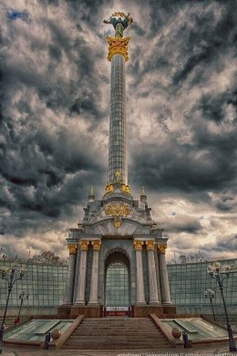 Без спецефектів, але з характером: життя біля метро Васильківська